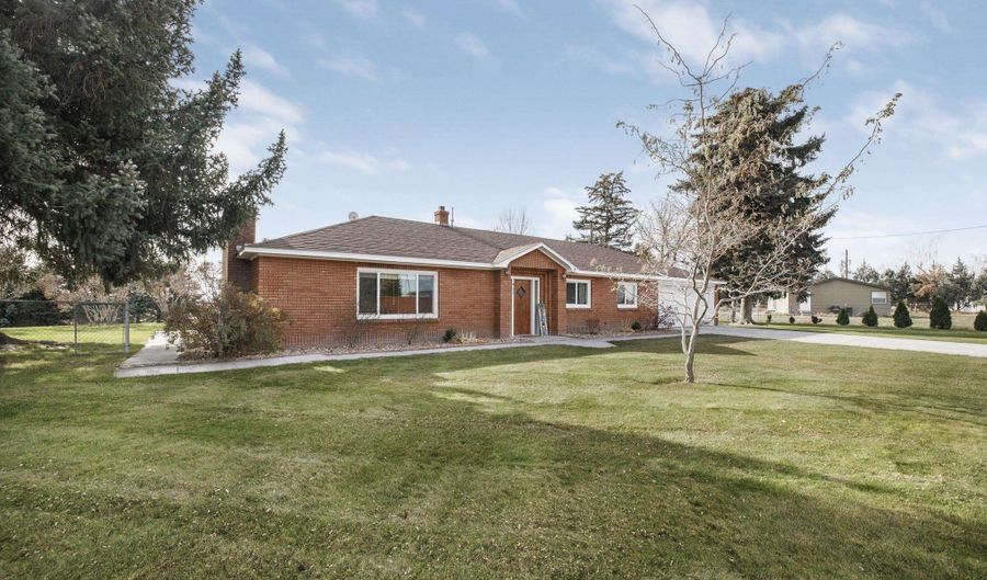 931 W HWY 39, Blackfoot, ID 83221 - 3 Beds, 1 Bath