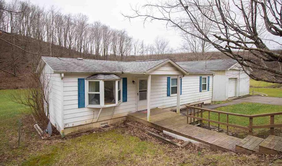 189 County Line Rd, Bridgeport, WV 26330 - 3 Beds, 1 Bath