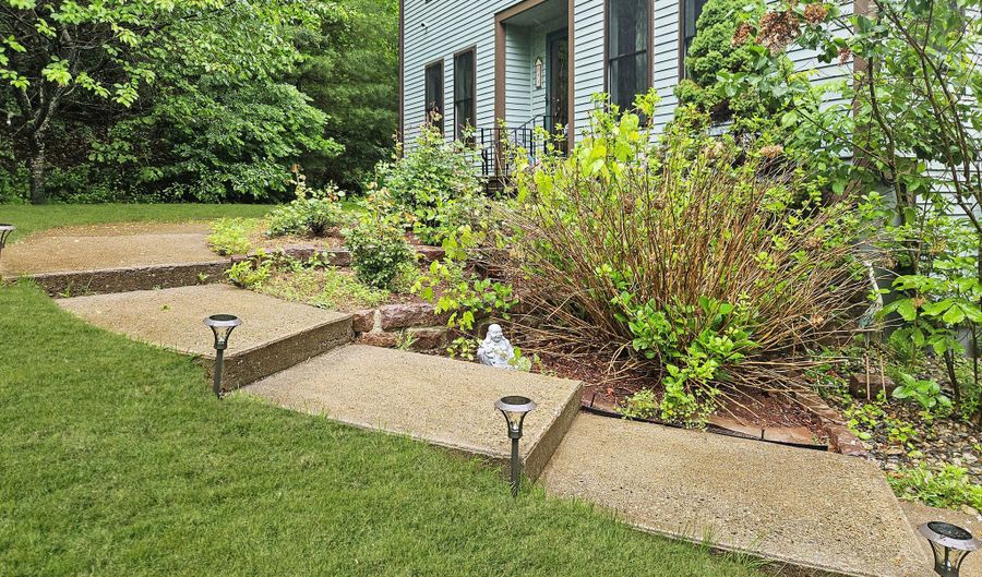 55 Stone Hedge Ln, Bolton, CT 06043 - 3 Beds, 3 Bath