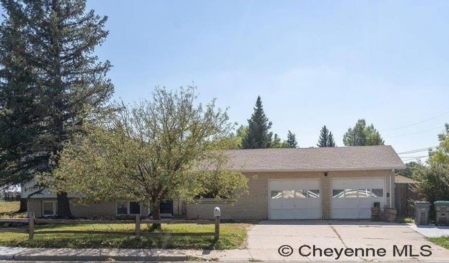 1205 E CARLSON St, Cheyenne, WY 82009 - 4 Beds, 3 Bath