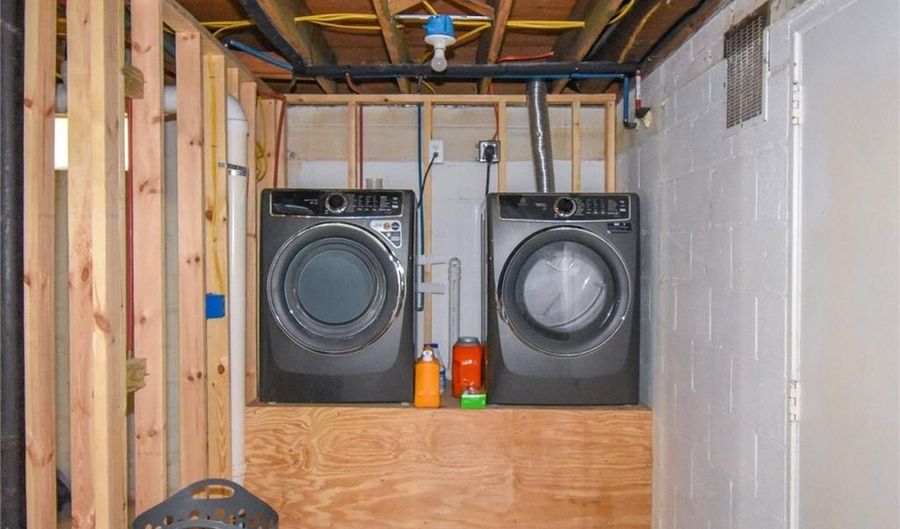 1500 LAKE Cir, Alexander City, AL 35010 - 3 Beds, 3 Bath