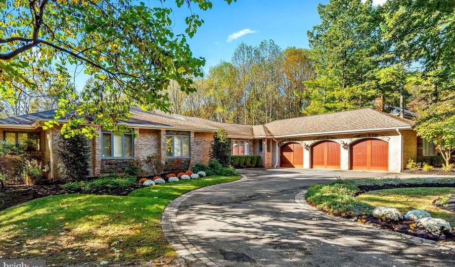 9209 VENDOME Dr, Bethesda, MD 20817 - 7 Beds, 7 Bath