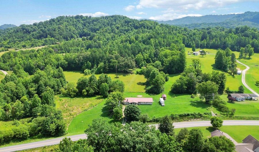 13519 KY-92, Barbourville, KY 40906 - 3 Beds, 2 Bath