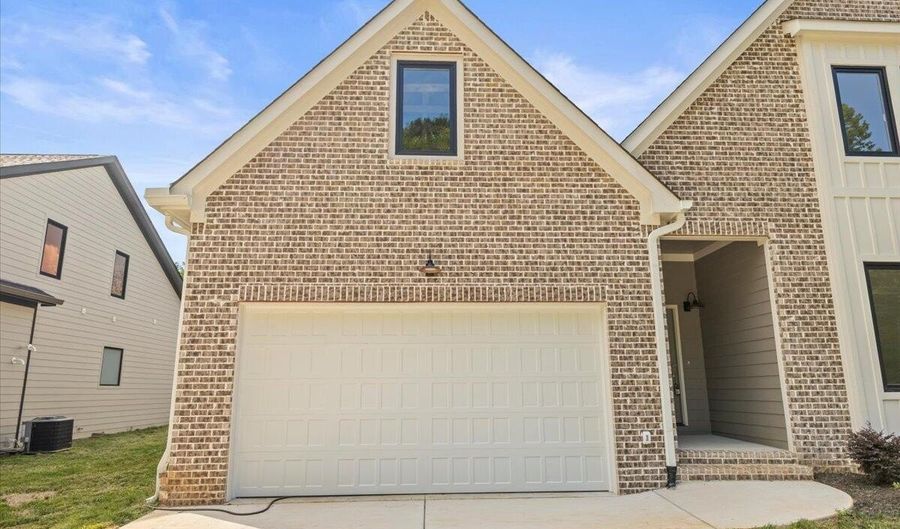 10549 E Brainerd Rd, Apison, TN 37302 - 5 Beds, 4 Bath