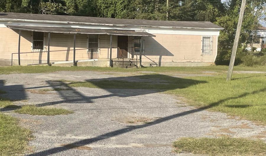 220 W Main St, Andrews, SC 29510 - 0 Beds, 0 Bath