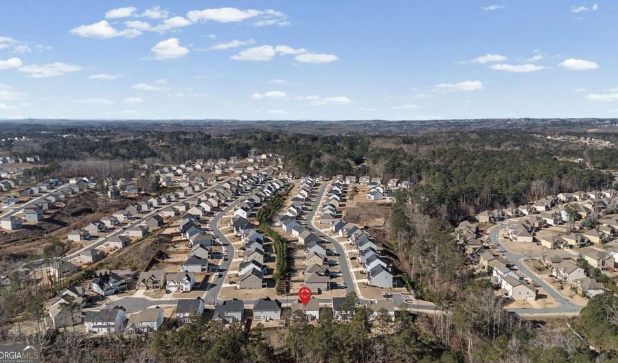 669 Fairway Dr, Acworth, GA 30101 - 4 Beds, 4 Bath