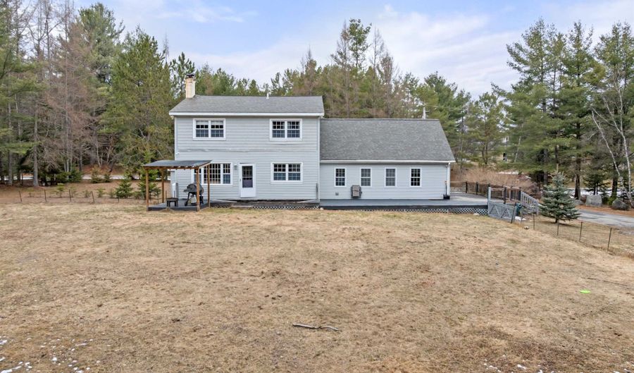 69 Twin View Dr, Carroll, NH 03595 - 3 Beds, 2 Bath