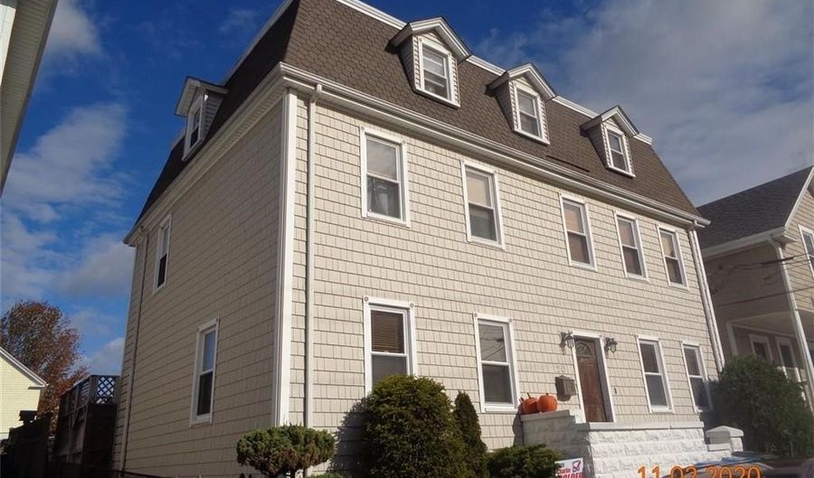 20 Lee Ave 2, Newport, RI 02840 - 5 Beds, 2 Bath
