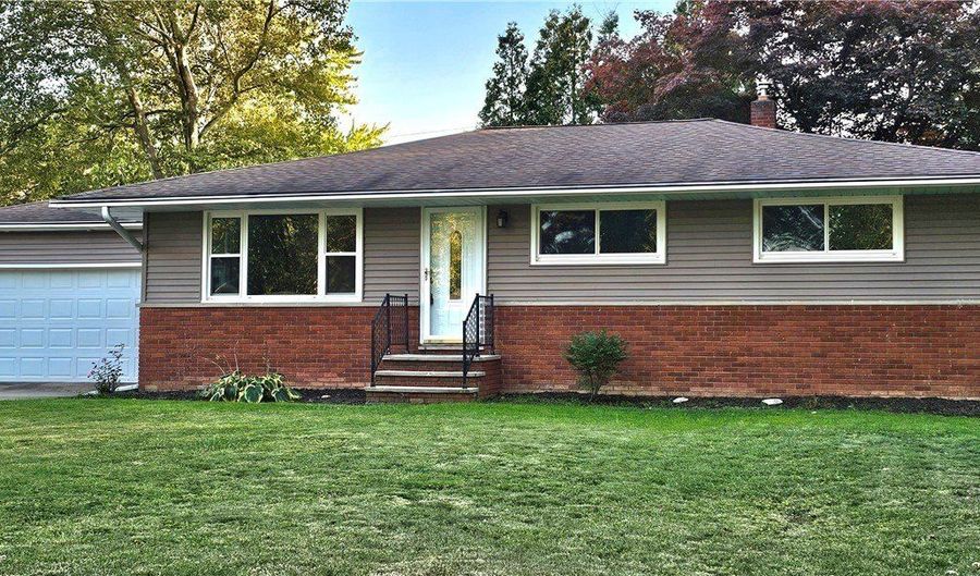 1208 Westshore Dr, Ashtabula, OH 44004 - 3 Beds, 2 Bath