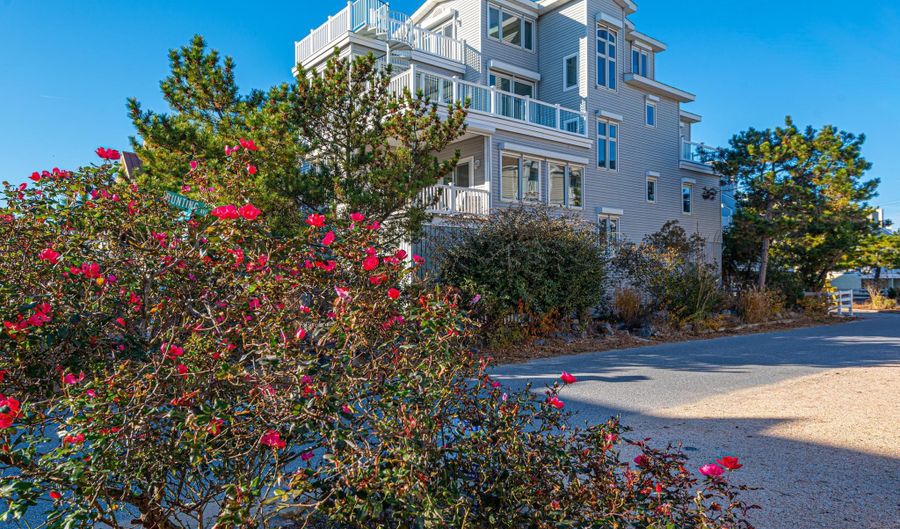 40209 MARYLAND Ave, Fenwick Island, DE 19944 - 5 Beds, 4 Bath