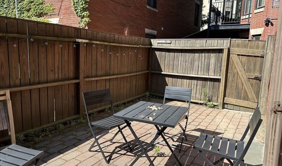907 Beacon St 2, Boston, MA 02215 - 2 Beds, 1 Bath