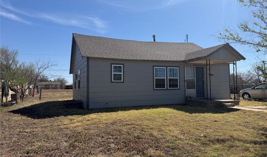 906 N Jackson St, Altus, OK 73521 - 2 Beds, 1 Bath