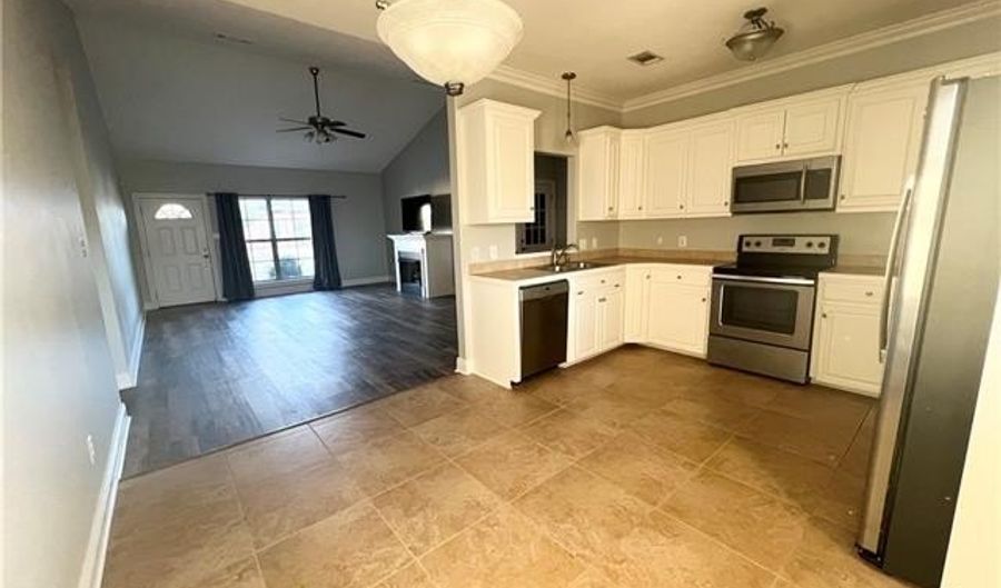 6140 RACHELLE Dr, Alexandria, LA 71303 - 3 Beds, 2 Bath