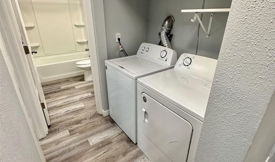102 B St #2, Fairbanks, AK 99701 - 2 Beds, 1 Bath