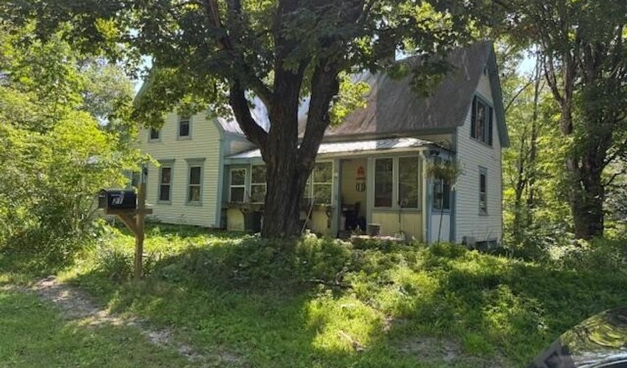 21 Dearborn Rd, Hiram, ME 04041 - 3 Beds, 1 Bath