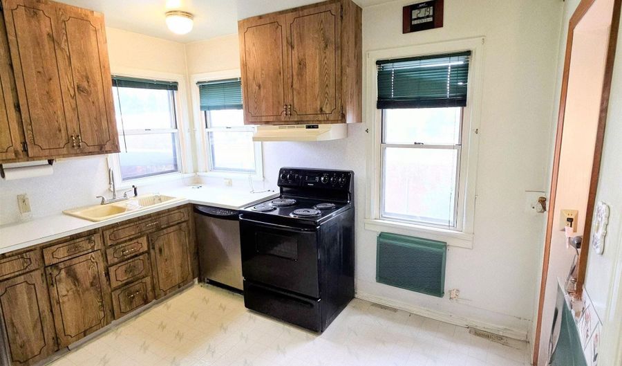 2533 DEMING Blvd, Cheyenne, WY 82001 - 4 Beds, 3 Bath