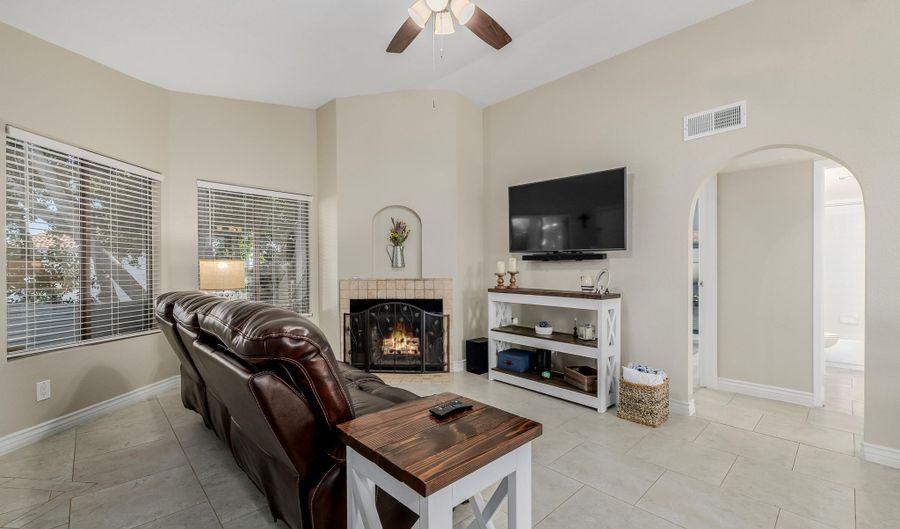 1800 W ELLIOT Rd 237, Chandler, AZ 85224 - 2 Beds, 2 Bath