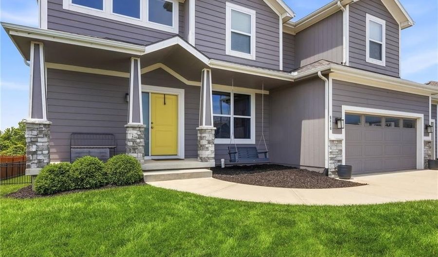 6416 N 142nd St, Basehor, KS 66007 - 4 Beds, 4 Bath