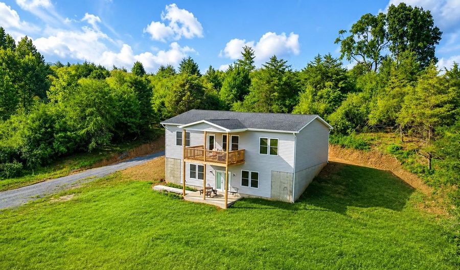 369 PASO FINO Dr, Augusta, WV 26704 - 3 Beds, 2 Bath