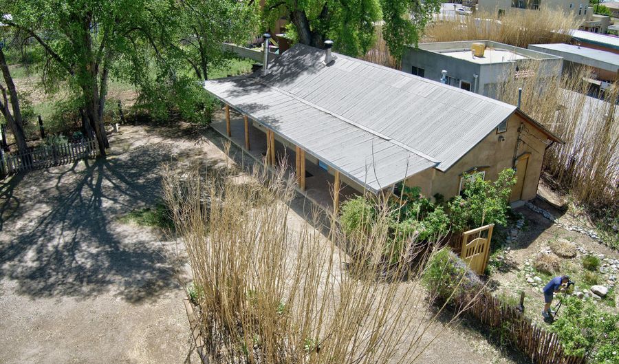 545 Atrisco Dr NW, Albuquerque, NM 87105 - 2 Beds, 2 Bath