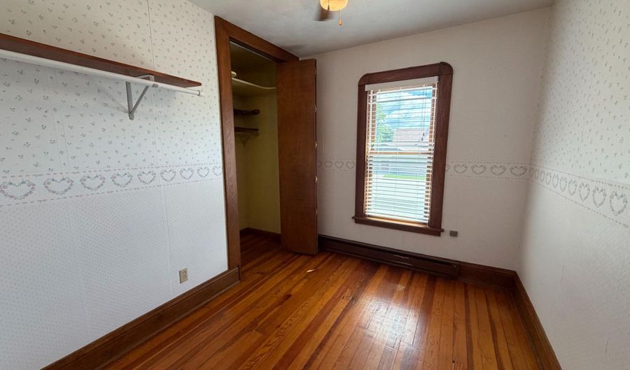 305 N Osborne, Ainsworth, NE 69210 - 4 Beds, 2 Bath