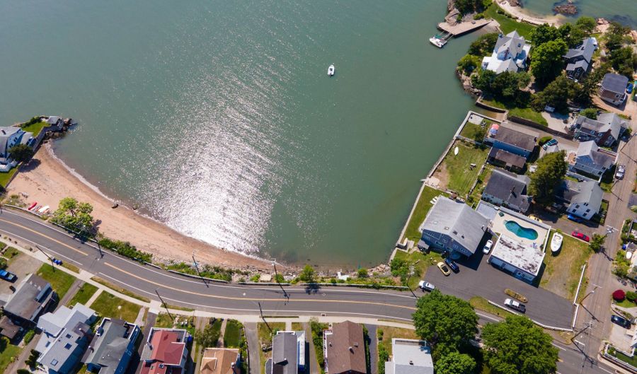198 Shore Dr, Branford, CT 06405 - 2 Beds, 1 Bath