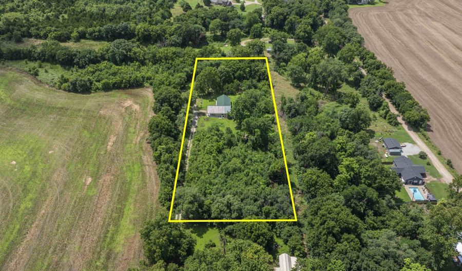 30199 93rd Dr, Arkansas City, KS 67005 - 3 Beds, 2 Bath