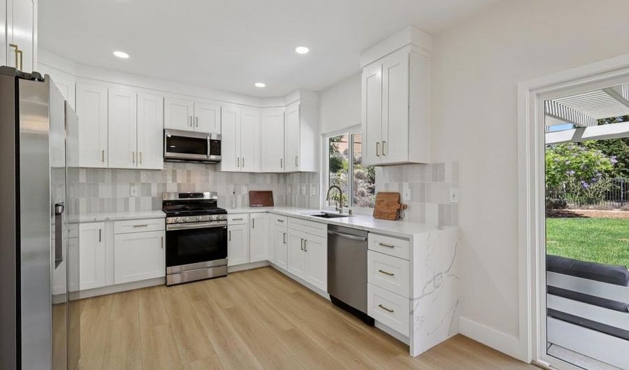 5471 Papagallo Dr, Oceanside, CA 92057 - 5 Beds, 3 Bath
