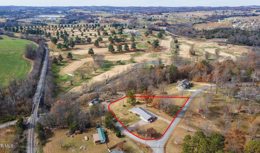 280 Falcon Cir, Afton, TN 37616 - 4 Beds, 2 Bath