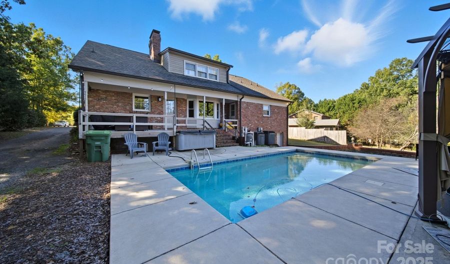 417 Park Ridge Rd, Albemarle, NC 28001 - 4 Beds, 2 Bath