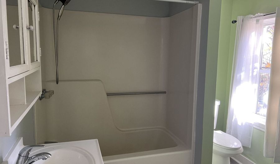 53 Agassiz St 4, Bethlehem, NH 03574 - 2 Beds, 1 Bath