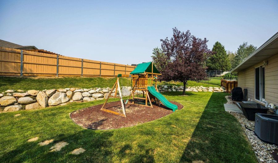 906 Delaware Dr, Buffalo, WY 82834 - 4 Beds, 4 Bath