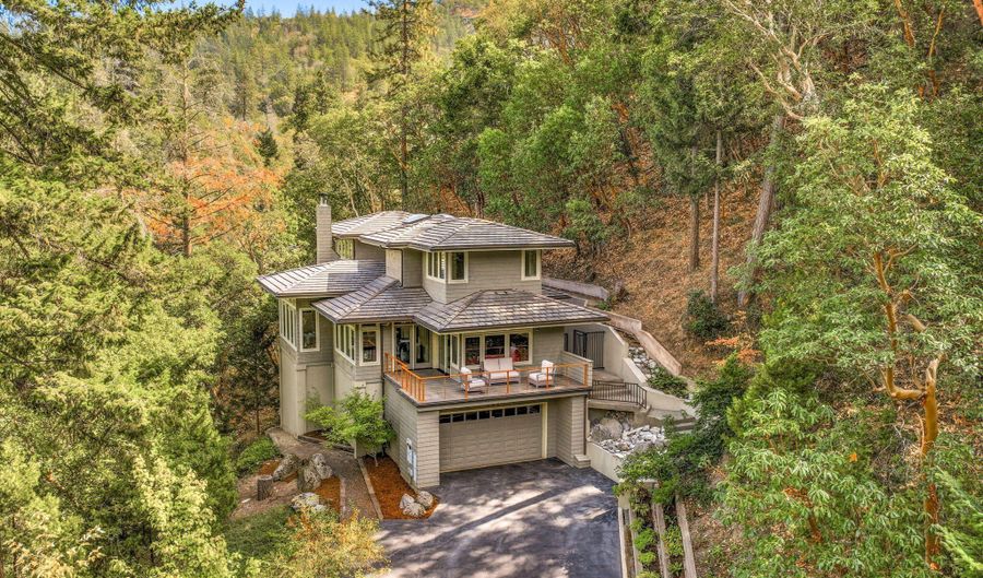 545 Ashland Creek Dr, Ashland, OR 97520 - 3 Beds, 3 Bath