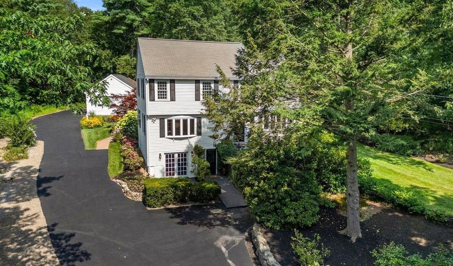 41 Gault Rd, Bedford, NH 03110 - 4 Beds, 4 Bath