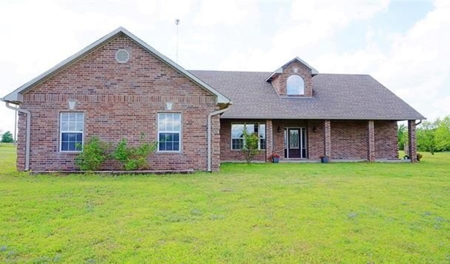 68 Country Hl, Ardmore, OK 73401 - 5 Beds, 3 Bath