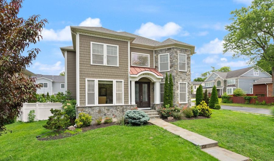 8701 BRADMOOR Dr, Bethesda, MD 20817 - 5 Beds, 5 Bath