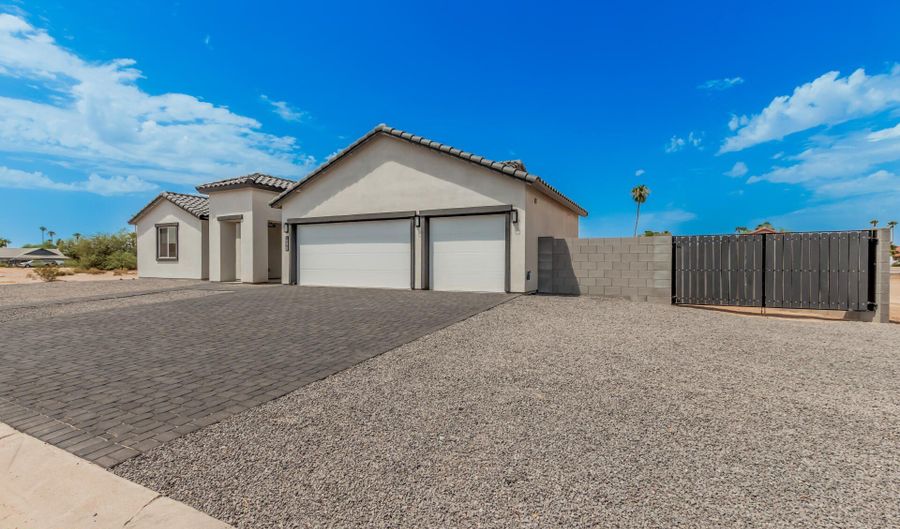 10420 W SAN LAZARO Dr, Arizona City, AZ 85123 - 3 Beds, 2 Bath