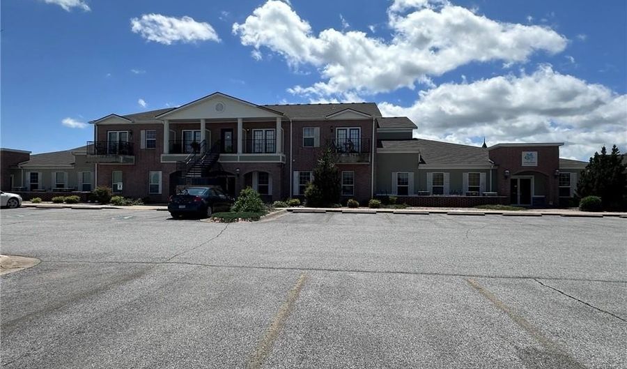 111 SE 22nd St 21, Bentonville, AR 72712 - 1 Beds, 1 Bath