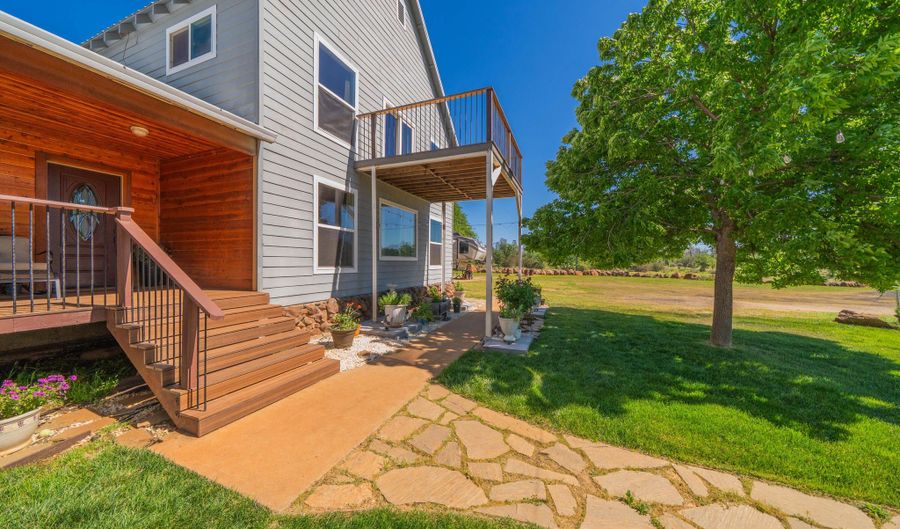 25130 Aoudad Dr, Anderson, CA 96007 - 5 Beds, 2 Bath