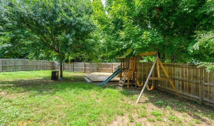 3272 Peach Ct NW, Acworth, GA 30101 - 5 Beds, 3 Bath