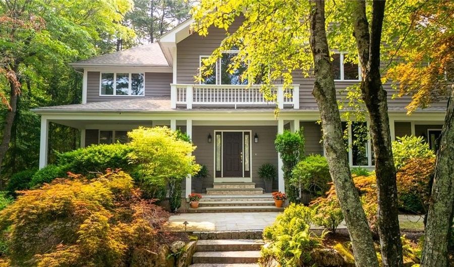 60 Pheasant Dr, East Greenwich, RI 02818 - 4 Beds, 5 Bath