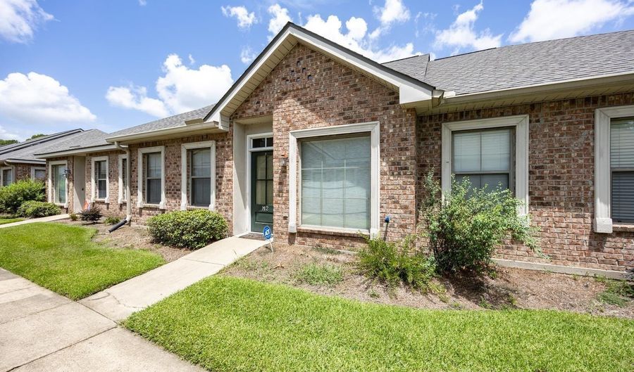 12500 Old Hammond Hwy Hwy #M2, Baton Rouge, LA 70816 - 2 Beds, 2 Bath
