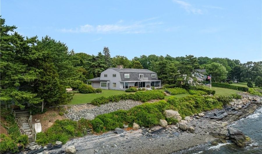 4 Mulberry Rd, Bristol, RI 02809 - 5 Beds, 5 Bath