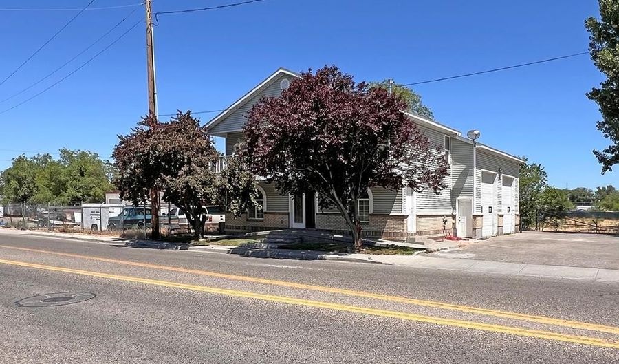 15 W Walker St, Blackfoot, ID 83221 - 0 Beds, 4 Bath
