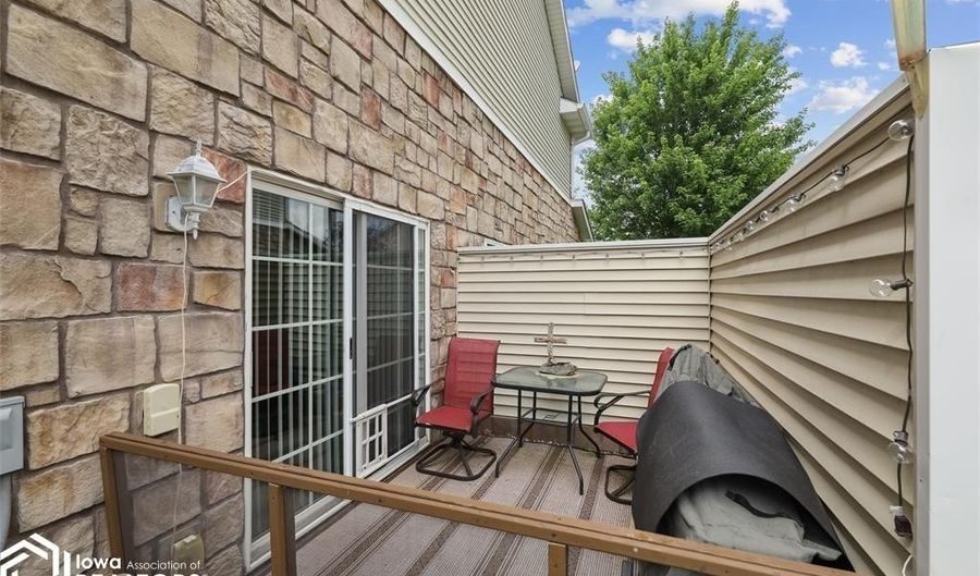 2237 3rd Ave SW, Altoona, IA 50009 - 2 Beds, 3 Bath