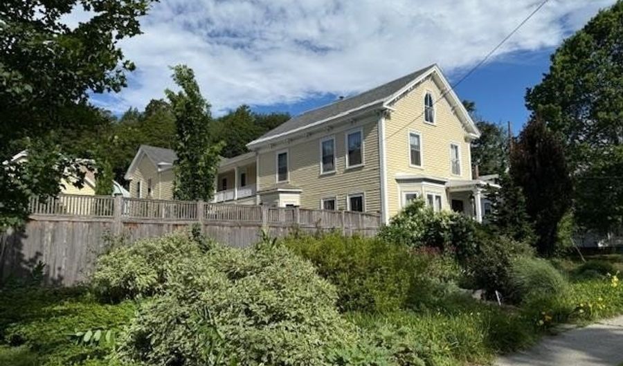 58 Oak St, Brattleboro, VT 05301 - 5 Beds, 4 Bath