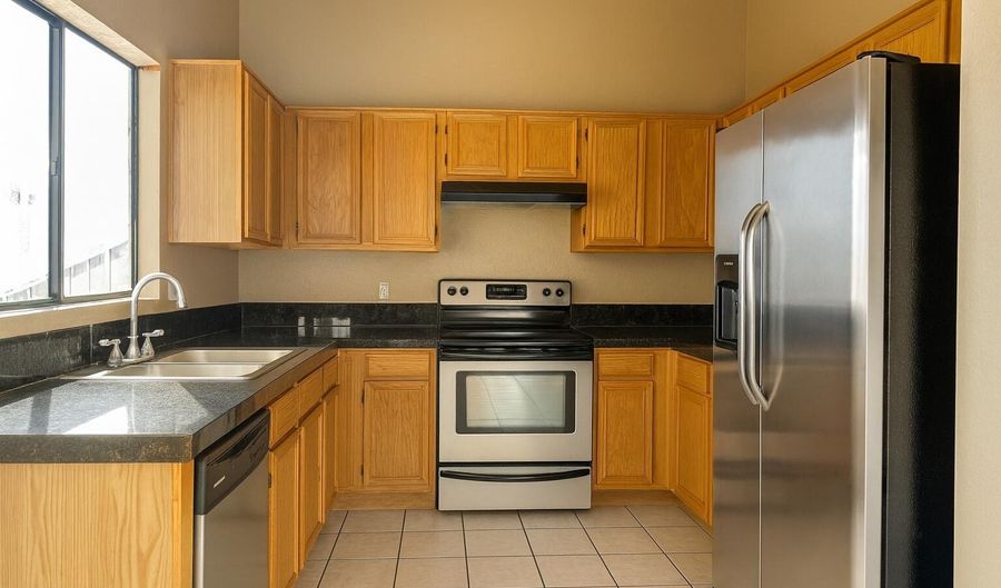 5749 W JUPITER Way, Chandler, AZ 85226 - 3 Beds, 2 Bath