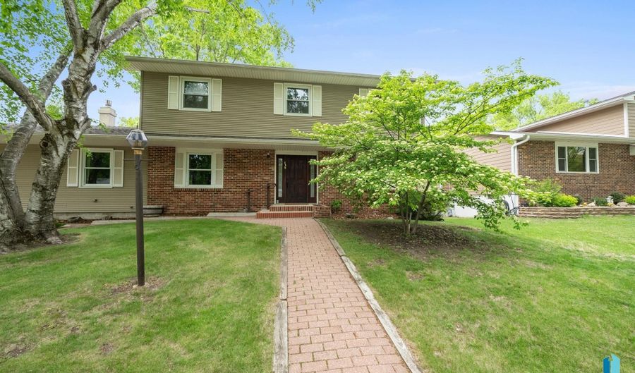 538 17th Ave S, Brookings, SD 57006 - 4 Beds, 3 Bath