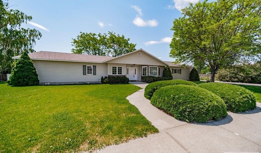 390 Tana Dr, Blackfoot, ID 83221 - 3 Beds, 3 Bath