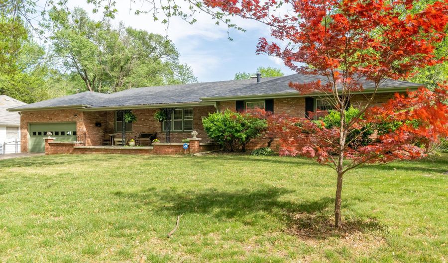 3638 S Broadway Ave, Springfield, MO 65807 - 3 Beds, 2 Bath